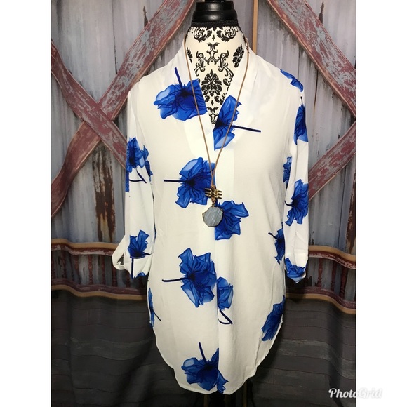 Antilia Femme Tops - Blue in Bloom